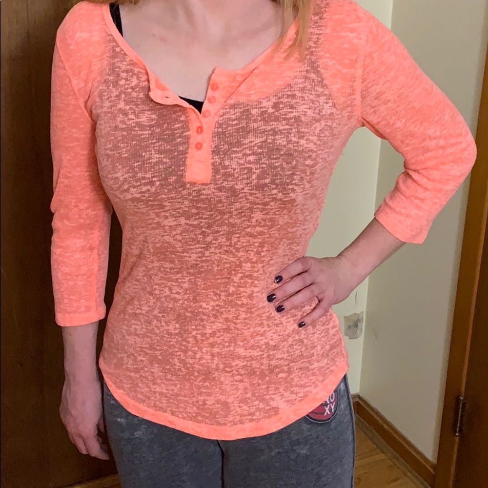 3/4 sleeve buttoned neon orange tip